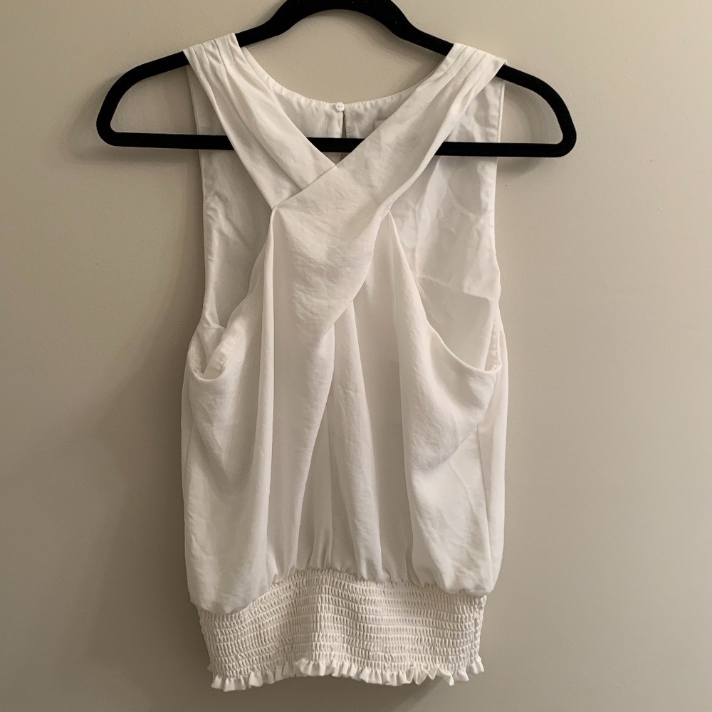 WHITE Sleeveless Shirt CUTE